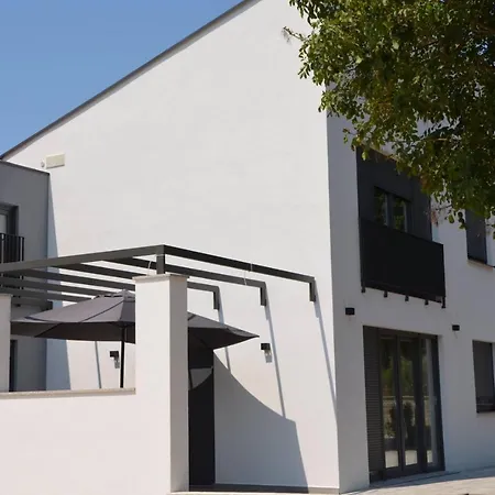 House Dodik In Tar Tar-Vabriga